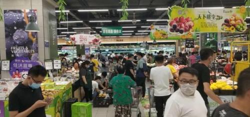 永辉超市一天3000吨蔬果进京 6倍直采供应保供稳价